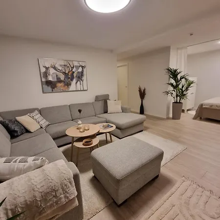 New Renovated Apartment Near The Airport With 3 Double Beds Tromso Exterior photo
