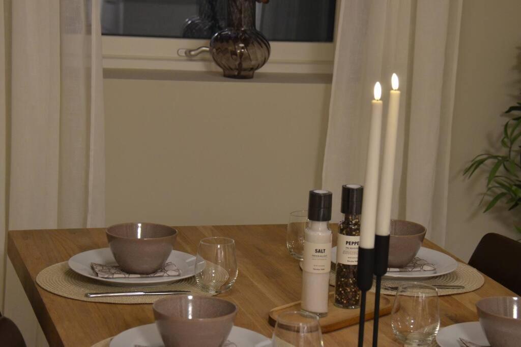 New Renovated Near The Airport With 3 Double Beds Appartement *