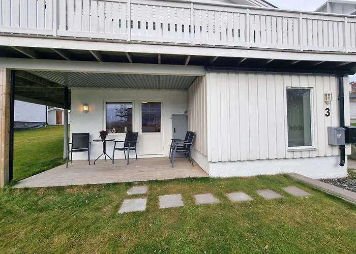 New Renovated Apartment Near The Airport With 3 Double Beds